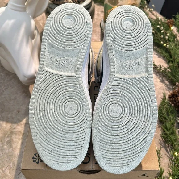 Air Jordan 1 KO High 'Grey Fog' - Picture 11 of 17